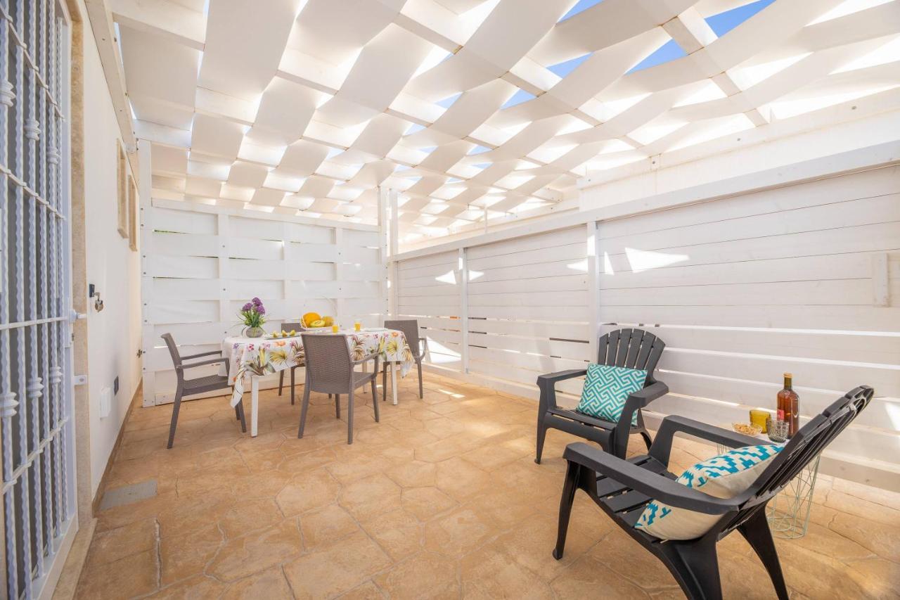 Oro Blu Hotel Torre Suda Kültér fotó
